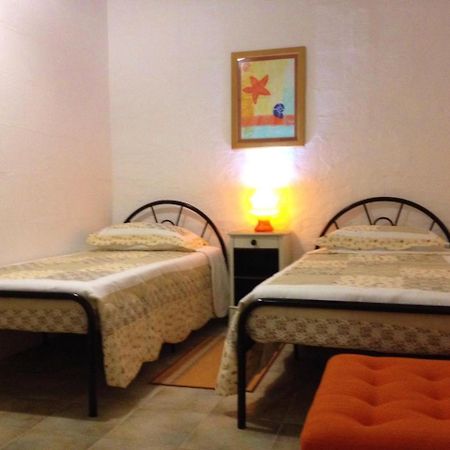 Anna Karistu Accommodation Kerċem Habitación foto